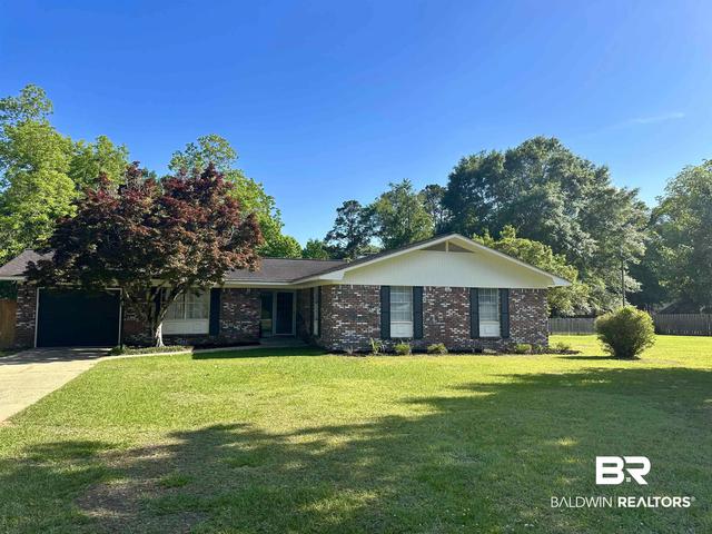 114 Woodmere Dr, Brewton, AL 36426