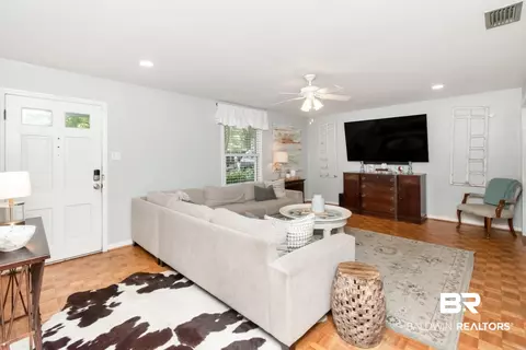 3900 Hillcrest Ln, Mobile, AL 36693 photo 4