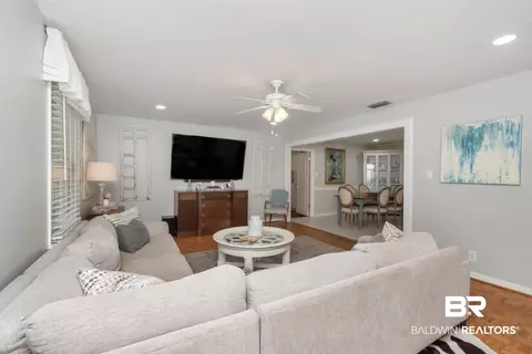 3900 Hillcrest Ln, Mobile, AL 36693 photo 2