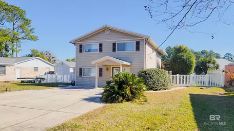 5534 Sea Spray Dr, Pensacola, FL 32507