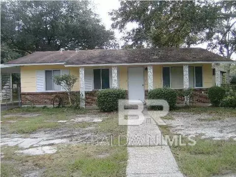 2517 N Pineway Dr, Mobile, AL 36605