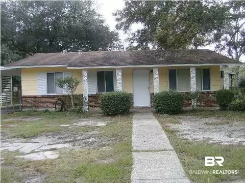 2517 N Pineway Dr, Mobile, AL 36605