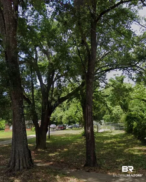 Deer Avenue, Daphne, AL 36526