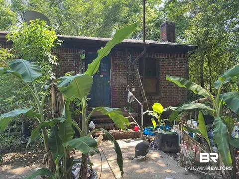 6827 Rester Rd, Theodore, AL 36582