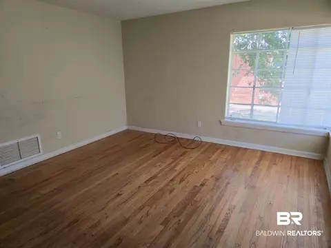75 Picardy St, Mobile, AL 36607 photo 3