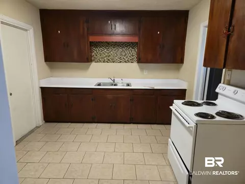 75 Picardy St, Mobile, AL 36607 photo 5