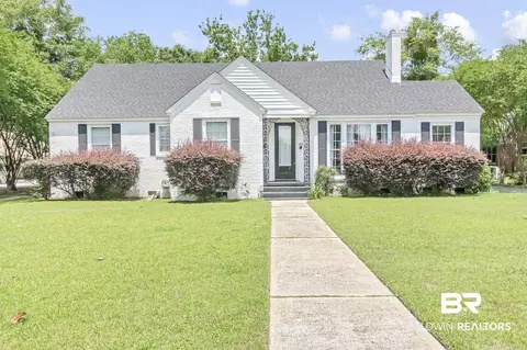 215 E Pine St, Atmore, AL 36502