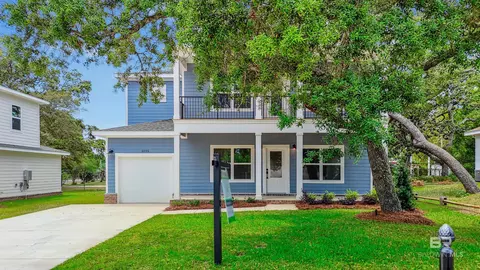 5095 Leeward Dr, Pensacola, FL 32507
