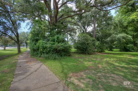 304 Greeno Rd, Fairhope, AL 36532
