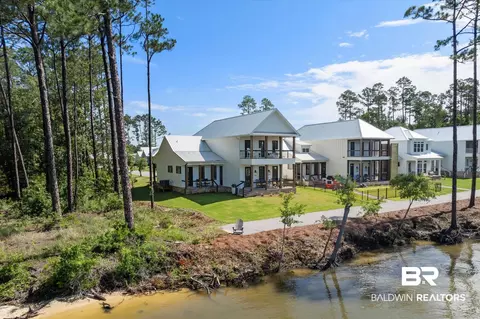 2565 Bienville Ave, Gulf Shores, AL 36542