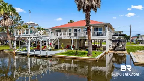 237 W 6th Ave, Gulf Shores, AL 36542