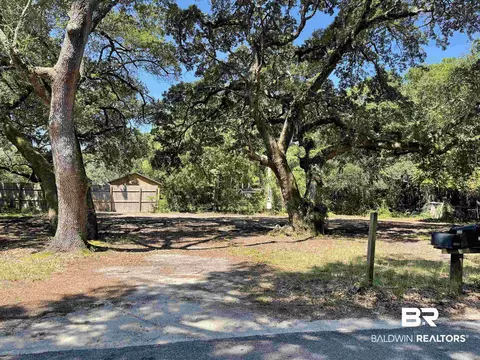 2317 Ridge Rd, Gulf Shores, AL 36542