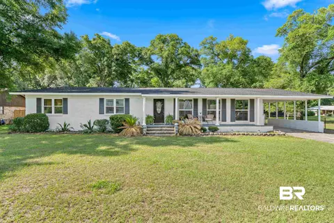 120 E Bayou Ave, Satsuma, AL 36572