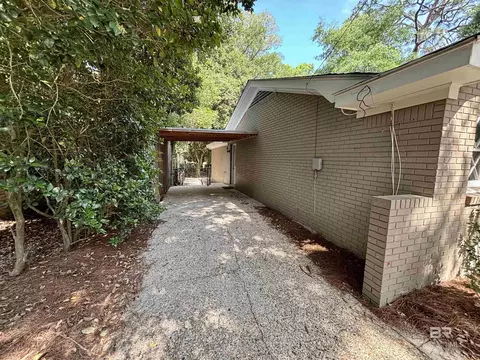 Exterior - 332 Syracuse St, Mobile, AL 36608 photo 2 of 8