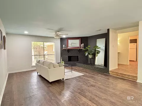 Living - 332 Syracuse St, Mobile, AL 36608 photo 1 of 6