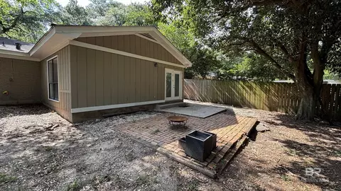 Exterior - 332 Syracuse St, Mobile, AL 36608 photo 6 of 8