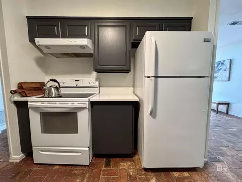 Kitchen - 332 Syracuse St, Mobile, AL 36608 photo 3 of 4