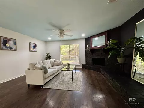 Living - 332 Syracuse St, Mobile, AL 36608 photo 5 of 6
