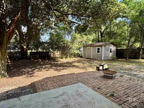 Exterior - 332 Syracuse St, Mobile, AL 36608 photo 3 of 8