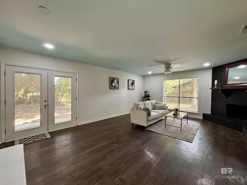 Living - 332 Syracuse St, Mobile, AL 36608 photo 2 of 6