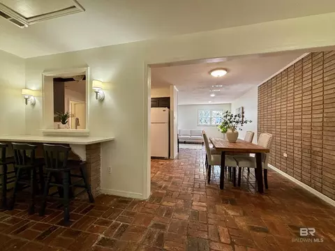 Dining - 332 Syracuse St, Mobile, AL 36608 photo 1 of 3