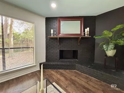 Living - 332 Syracuse St, Mobile, AL 36608 photo 4 of 6
