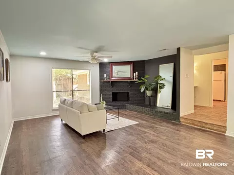 332 Syracuse St, Mobile, AL 36608 photo 4