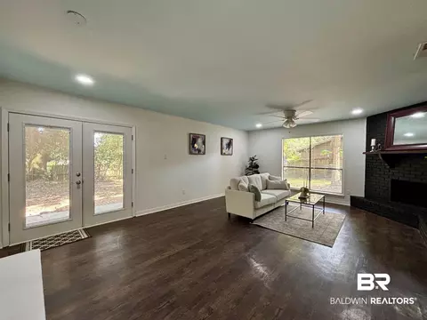 332 Syracuse St, Mobile, AL 36608 photo 5