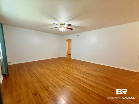 403 Sutherland Dr, Chickasaw, AL 36611 photo 8