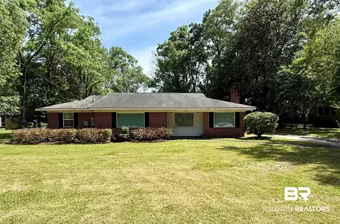 403 Sutherland Dr, Chickasaw, AL 36611 photo 1