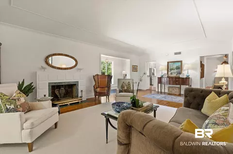Living - 65 Byrnes Blvd, Mobile, AL 36608 photo 2 of 5