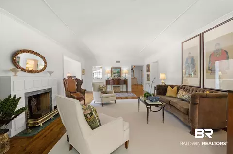 Living - 65 Byrnes Blvd, Mobile, AL 36608 photo 4 of 5