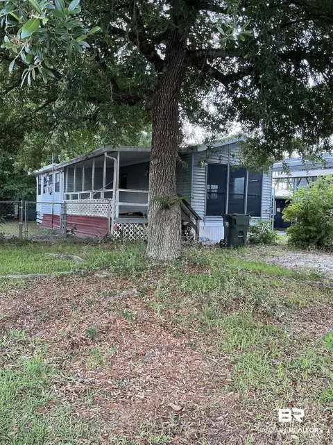 84 Horn Dr, Lillian, AL 36549