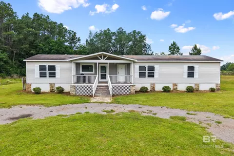 11055 Deerfoot Ln, Elberta, AL 36530