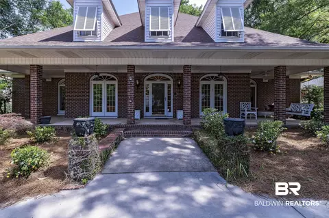 709 Oak Bluff Dr, Daphne, AL 36526