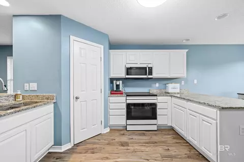 Kitchen - 9552 Collier Loop, Daphne, AL 36526 photo 2 of 3