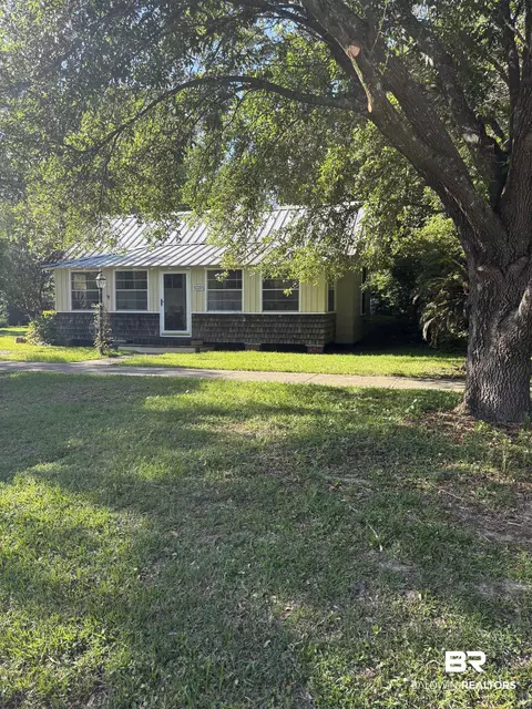 216 W Orange Ave, Foley, AL 36535