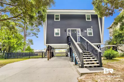 181 W 8th Ave, Gulf Shores, AL 36542