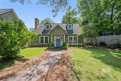 212 Perdido Ave, Fairhope, AL 36532