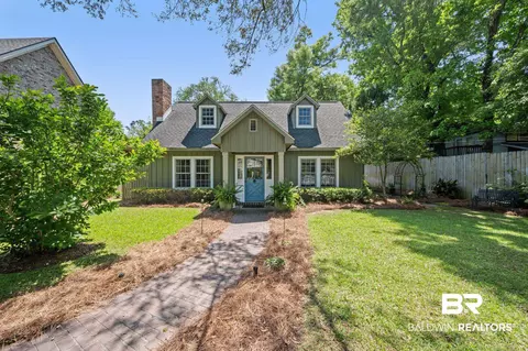 212 Perdido Ave, Fairhope, AL 36532