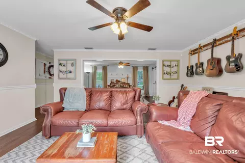 224 Cache Cir, Chickasaw, AL 36611 photo 8