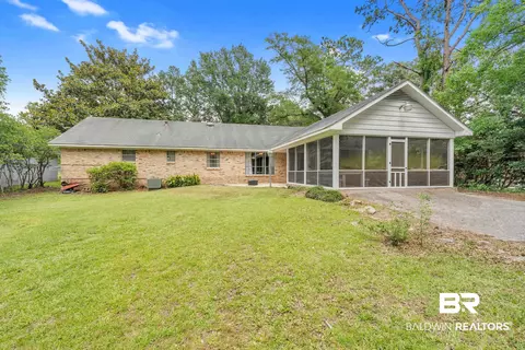 224 Cache Cir, Chickasaw, AL 36611 photo 4