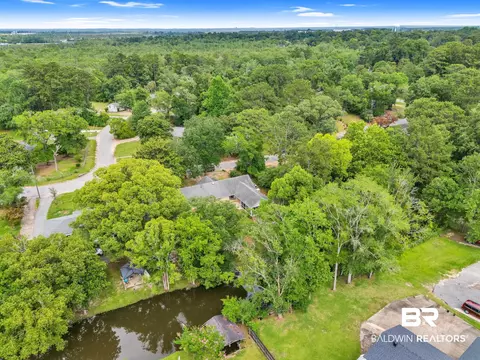 224 Cache Cir, Chickasaw, AL 36611 photo 3