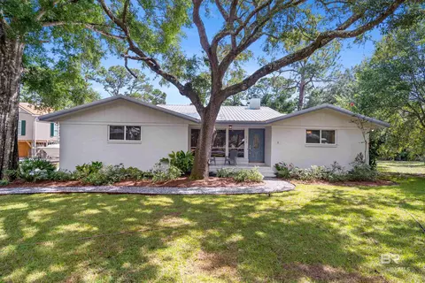 213 W 12th Ave, Gulf Shores, AL 36542