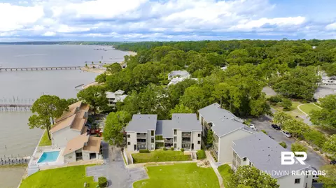 210 S Mobile St #16, Fairhope, AL 36532