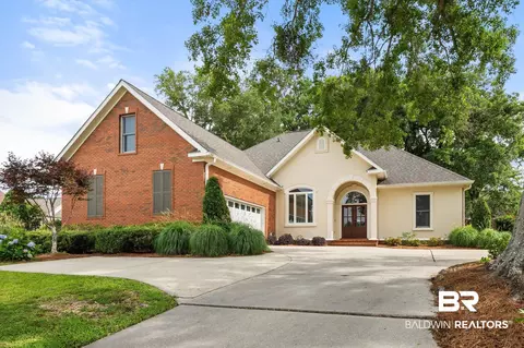 19246 Fairfax Dr, Fairhope, AL 36532