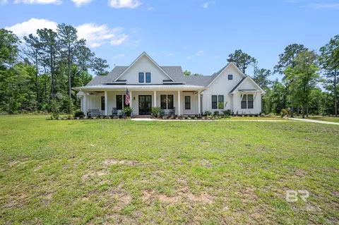 8194 Dixon Rd, Bay Minette, AL 36507