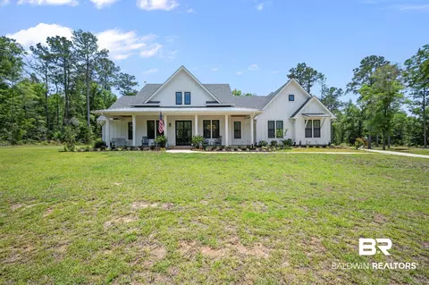 8194 Dixon Rd, Bay Minette, AL 36507