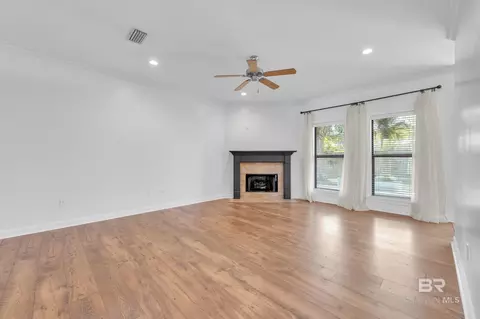Living - 9508 Collier Loop, Daphne, AL 36526 photo 2 of 4