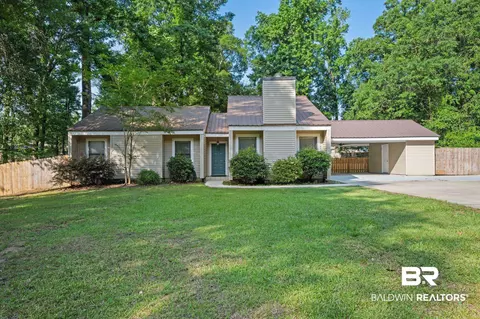 302 Norwood Ct, Bay Minette, AL 36507